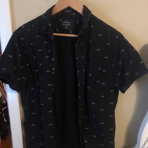 Button down shirt - Picture 1 of 2
